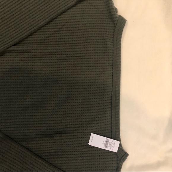 American Eagle Soft Bateau Neckline Tee NWT - Picture 4 of 6